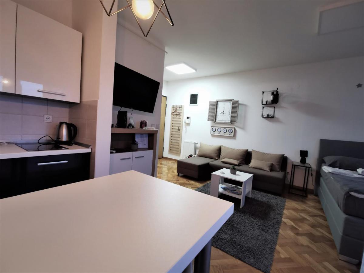 Time Keeper - Self Check In Apartment Osijek Luaran gambar